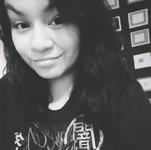 Meet your Posher, Alicia